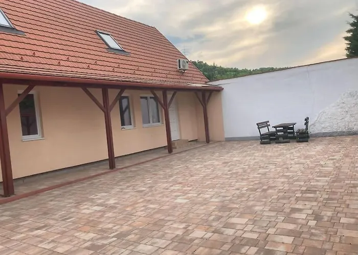House With Parking Possibility דירה *