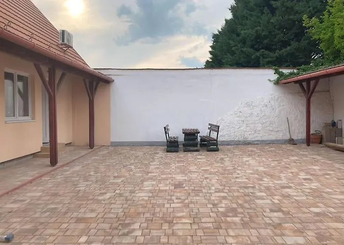 House With Parking Possibility דירה